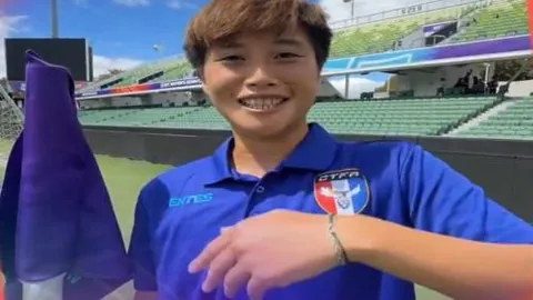 “曼联教练生涯中的阿莫林：网络视角下的多变人生”